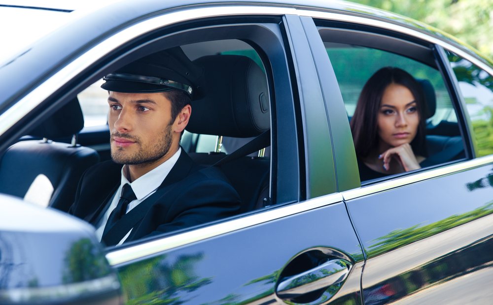 5 Ways to Book a Professional Chauffeur Service in 2025