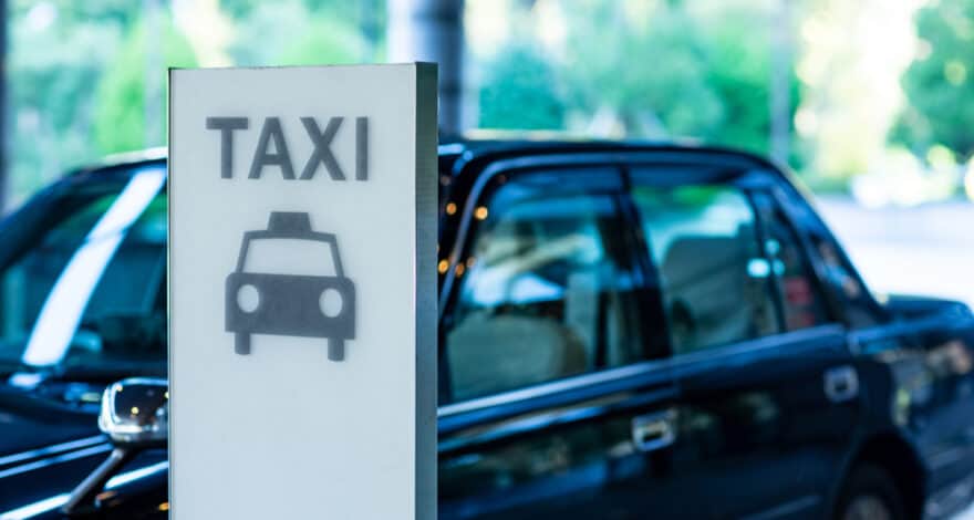Pros and Cons of Using Taxis for Airport Transfers